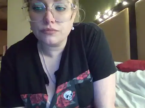 Snapshot of Lalalynn chatting on March 9, 2026, 4:05 am Lalalynn online show from March 9, 2026, 4:05 am