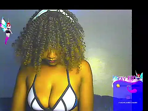 Snapshot of lilylovexx chatting on February 4, 2026, 5:24 am lilylovexx online show from February 4, 2026, 5:24 am