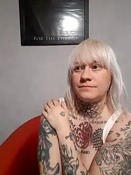 poussichienne online show from November 20, 2025, 1:44 pm