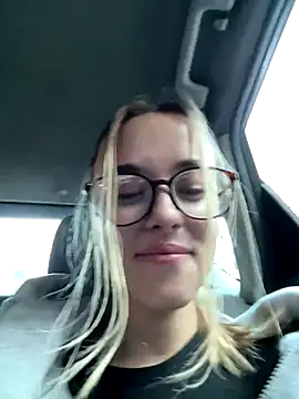 enjoy my beauty online show from December 17, 2025, 11:27 am