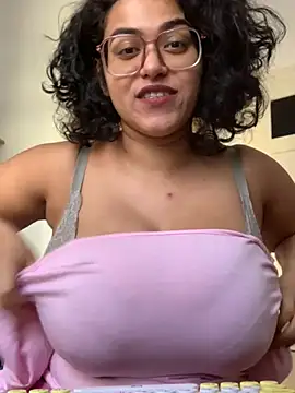 Snapshot of Curvydesifromgermany chatting on February 19, 2025, 1:39 pm Curvydesifromgermany online show from February 19, 2025, 1:39 pm