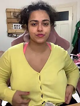 Curvydesifromgermany online show from November 4, 2025, 1:21 pm