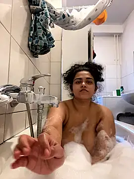 Snapshot of Curvydesifromgermany chatting on January 15, 2026, 2:54 pm Curvydesifromgermany online show from January 15, 2026, 2:54 pm