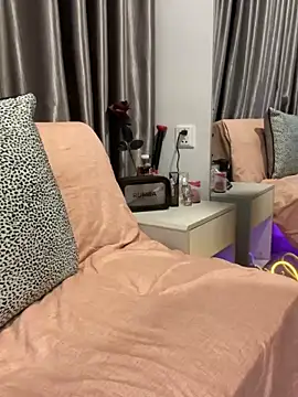 Almiraa68 online show from December 31, 2024, 4:14 pm