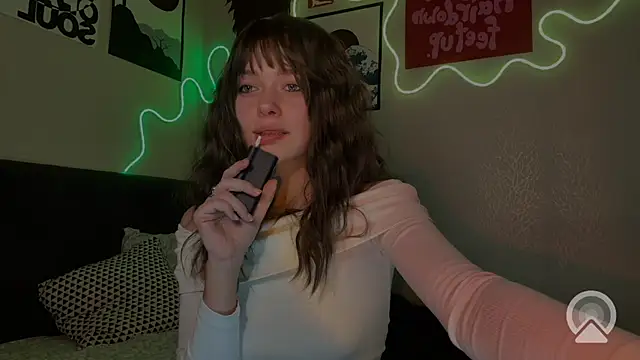 Snapshot of Emilia0_0_7 chatting on February 23, 2026, 9:34 pm Emilia0 0 7 online show from February 23, 2026, 9:34 pm