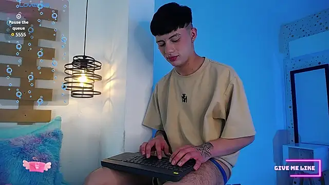 Snapshot of Steev_Novoa chatting on February 22, 2025, 7:45 am Steev Novoa online show from February 22, 2025, 7:45 am