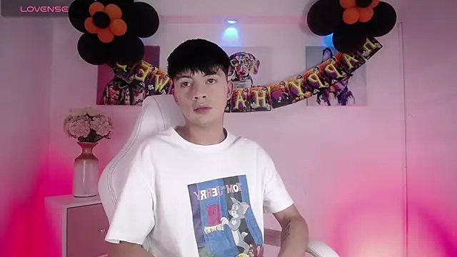 Snapshot of Steev_Novoa chatting on October 18, 2025, 8:31 pm Steev Novoa online show from October 18, 2025, 8:31 pm