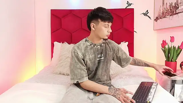 Snapshot of Steev_Novoa chatting on February 6, 2026, 5:34 am Steev Novoa online show from February 6, 2026, 5:34 am