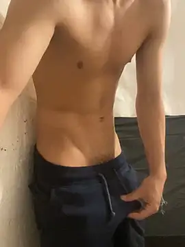 Mrtzz  online show from February 18, 2025, 7:10 am