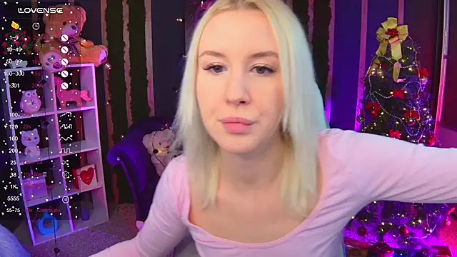 Snapshot of Selenatrend chatting on December 17, 2025, 12:11 pm Selenatrend online show from December 17, 2025, 12:11 pm