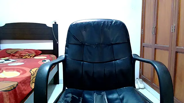 Snapshot of Dei_v_48 chatting on February 23, 2026, 8:39 pm Dei v 48 online show from February 23, 2026, 8:39 pm