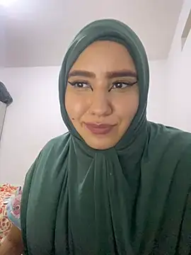 Snapshot of hannahayat chatting on December 17, 2024, 12:01 am hannahayat online show from December 17, 2024, 12:01 am