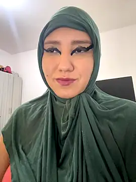 hannahayat online show from October 31, 2025, 1:56 pm