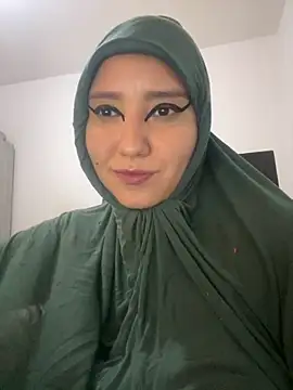 hannahayat online show from November 8, 2025, 8:29 pm