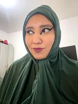 hannahayat online show from November 14, 2025, 8:51 pm