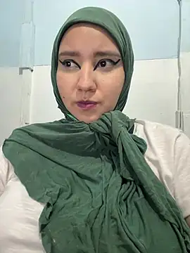 hannahayat online show from July 16, 2026, 7:09 pm
