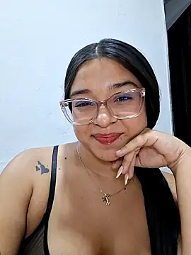 -VICKKY online show from March 28, 2026, 11:59 pm