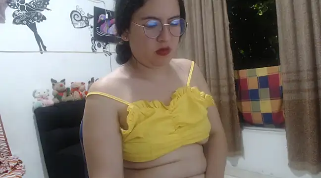 Snapshot of Pauleett chatting on January 15, 2025, 1:23 am Pauleett online show from January 15, 2025, 1:23 am