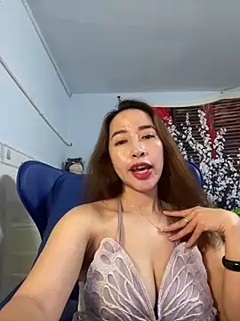 Snapshot of Cherry_6969 chatting on January 27, 2025, 5:14 am Cherry 6969 online show from January 27, 2025, 5:14 am