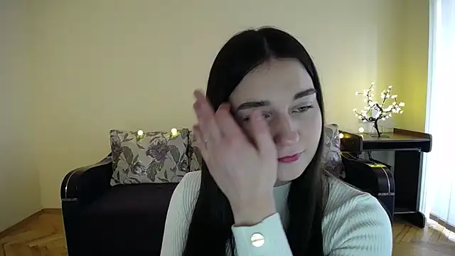 Snapshot of Pretty_shy chatting on January 19, 2025, 9:01 am Pretty shy online show from January 19, 2025, 9:01 am
