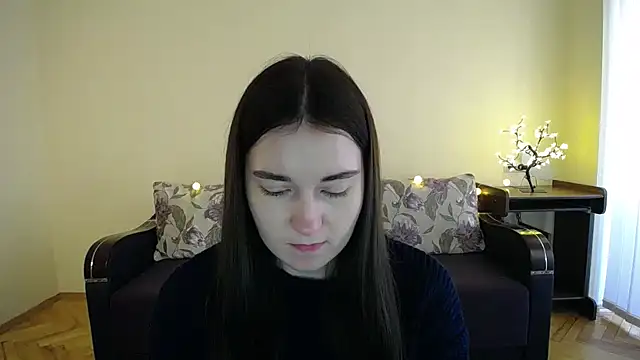 Snapshot of Pretty_shy chatting on January 20, 2025, 11:45 am Pretty shy online show from January 20, 2025, 11:45 am
