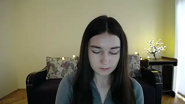 Snapshot of Pretty_shy chatting on January 31, 2025, 9:27 am Pretty shy online show from January 31, 2025, 9:27 am