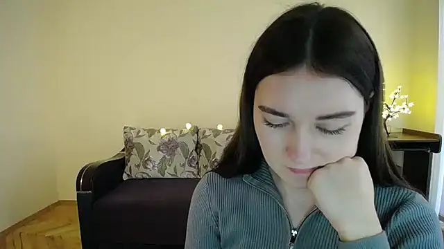 Snapshot of Pretty_shy chatting on January 31, 2025, 12:40 pm Pretty shy online show from January 31, 2025, 12:40 pm