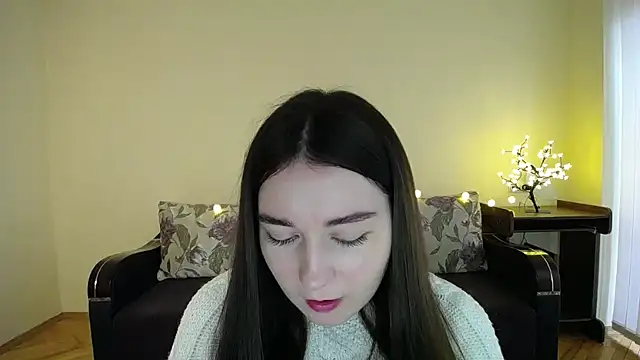 Snapshot of Pretty_shy chatting on February 5, 2025, 9:15 am Pretty shy online show from February 5, 2025, 9:15 am