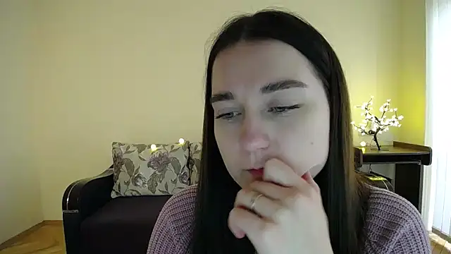 Snapshot of Pretty_shy chatting on February 6, 2025, 12:05 pm Pretty shy online show from February 6, 2025, 12:05 pm