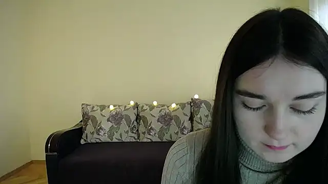 Snapshot of Pretty_shy chatting on February 7, 2025, 12:39 pm Pretty shy online show from February 7, 2025, 12:39 pm