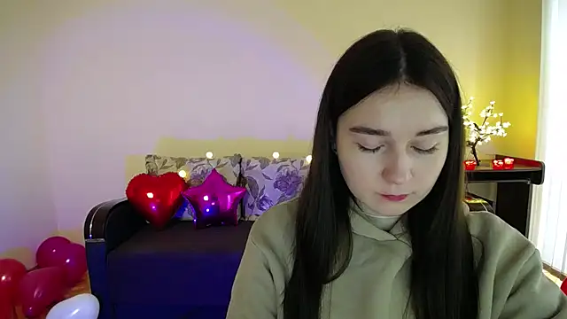 Snapshot of Pretty_shy chatting on February 12, 2025, 9:10 am Pretty shy online show from February 12, 2025, 9:10 am