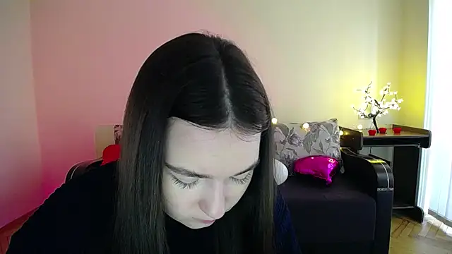 Snapshot of Pretty_shy chatting on February 23, 2025, 10:06 am Pretty shy online show from February 23, 2025, 10:06 am