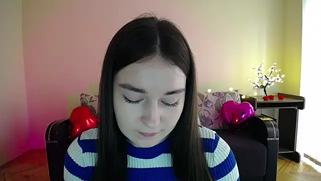 Snapshot of Pretty_shy chatting on March 11, 2025, 9:13 am Pretty shy online show from March 11, 2025, 9:13 am