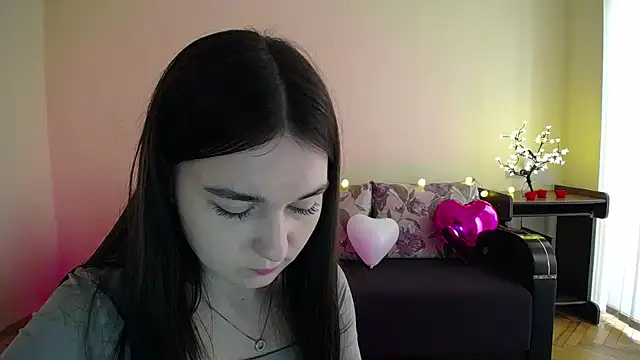 Snapshot of Pretty_shy chatting on March 12, 2025, 12:04 pm Pretty shy online show from March 12, 2025, 12:04 pm