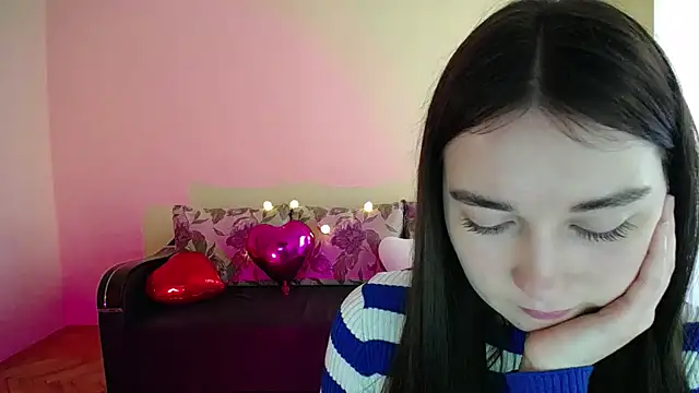 Snapshot of Pretty_shy chatting on March 22, 2025, 12:57 pm Pretty shy online show from March 22, 2025, 12:57 pm
