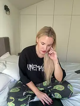 Snapshot of isisxoxx chatting on November 30, 2025, 12:53 pm isisxoxx online show from November 30, 2025, 12:53 pm