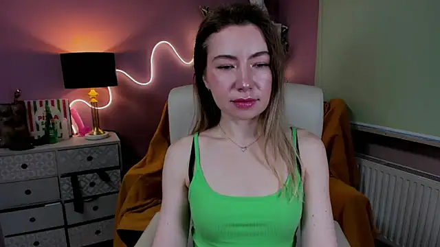 Snapshot of Mia_Tasty chatting on December 19, 2025, 7:59 am Mia Tasty online show from December 19, 2025, 7:59 am