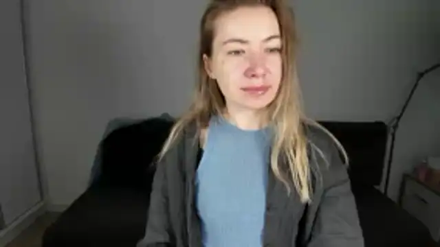 Snapshot of Mia_Tasty chatting on December 23, 2025, 7:28 am Mia Tasty online show from December 23, 2025, 7:28 am