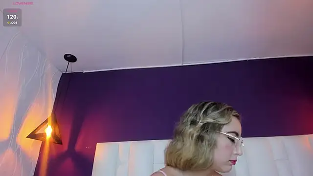 Snapshot of Antonella-Ray chatting on February 1, 2025, 4:54 pm Antonella-Ray online show from February 1, 2025, 4:54 pm