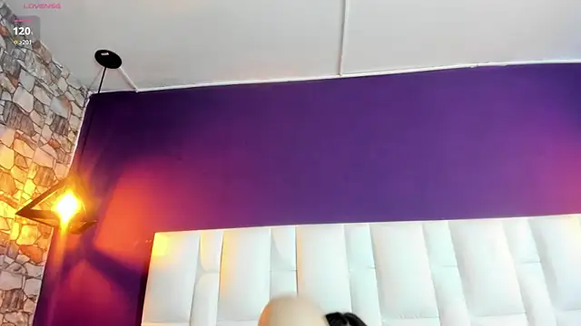 Snapshot of Antonella-Ray chatting on March 22, 2025, 11:31 pm Antonella-Ray online show from March 22, 2025, 11:31 pm