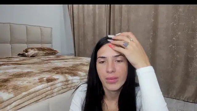 Emmapmg online show from September 29, 2025, 8:13 pm