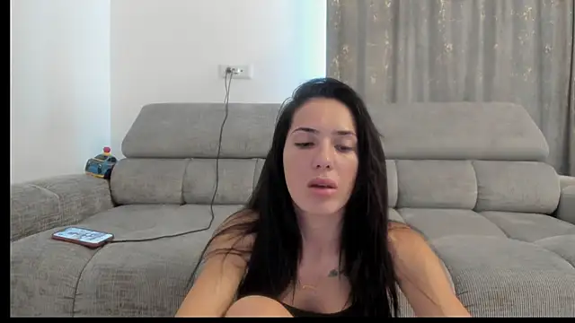 Emmapmg online show from October 16, 2025, 9:32 am