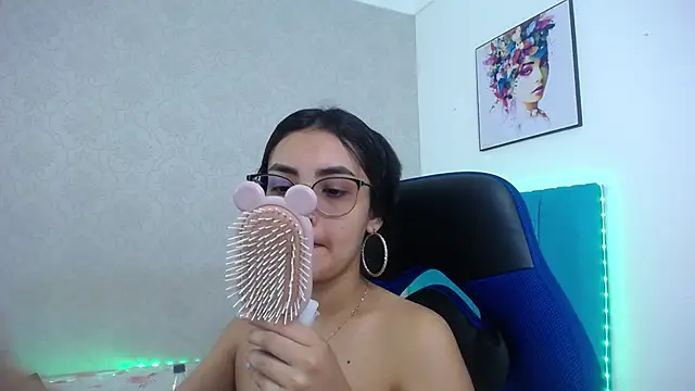 Snapshot of antonella_sweetlittle chatting on November 26, 2025, 12:17 pm antonella sweetlittle online show from November 26, 2025, 12:17 pm