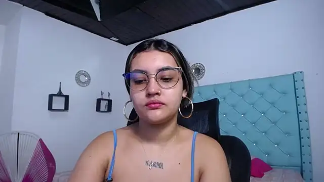 Snapshot of antonella_sweetlittle chatting on April 18, 2026, 12:20 pm antonella sweetlittle online show from April 18, 2026, 12:20 pm