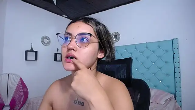 Snapshot of antonella_sweetlittle chatting on April 21, 2026, 10:54 am antonella sweetlittle online show from April 21, 2026, 10:54 am