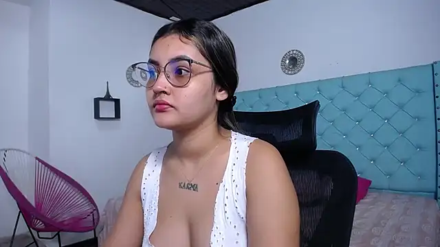 Snapshot of antonella_sweetlittle chatting on April 28, 2026, 12:10 pm antonella sweetlittle online show from April 28, 2026, 12:10 pm