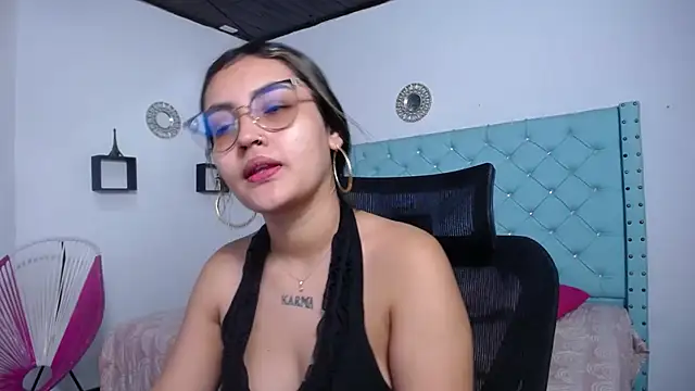 Snapshot of antonella_sweetlittle chatting on April 30, 2026, 12:33 pm antonella sweetlittle online show from April 30, 2026, 12:33 pm