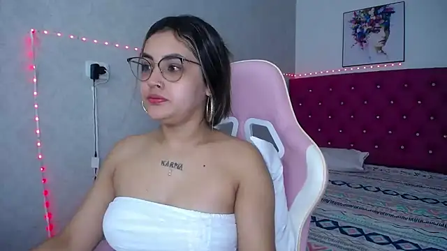 Snapshot of antonella_sweetlittle chatting on May 6, 2026, 11:48 am antonella sweetlittle online show from May 6, 2026, 11:48 am
