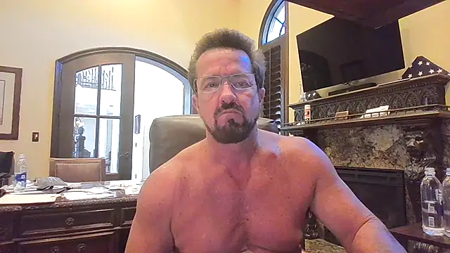 Snapshot of sluttydylan chatting on October 16, 2025, 6:31 pm sluttydylan online show from October 16, 2025, 6:31 pm