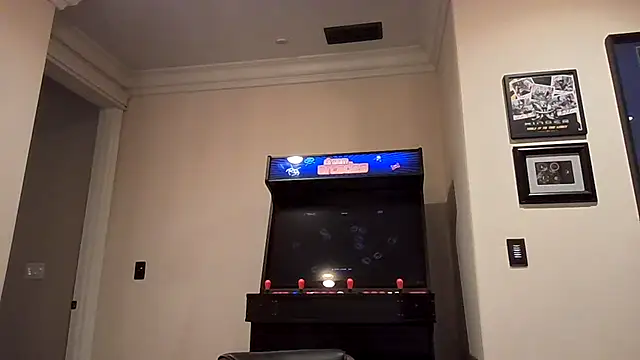 Snapshot of sluttydylan chatting on November 24, 2025, 1:38 am sluttydylan online show from November 24, 2025, 1:38 am